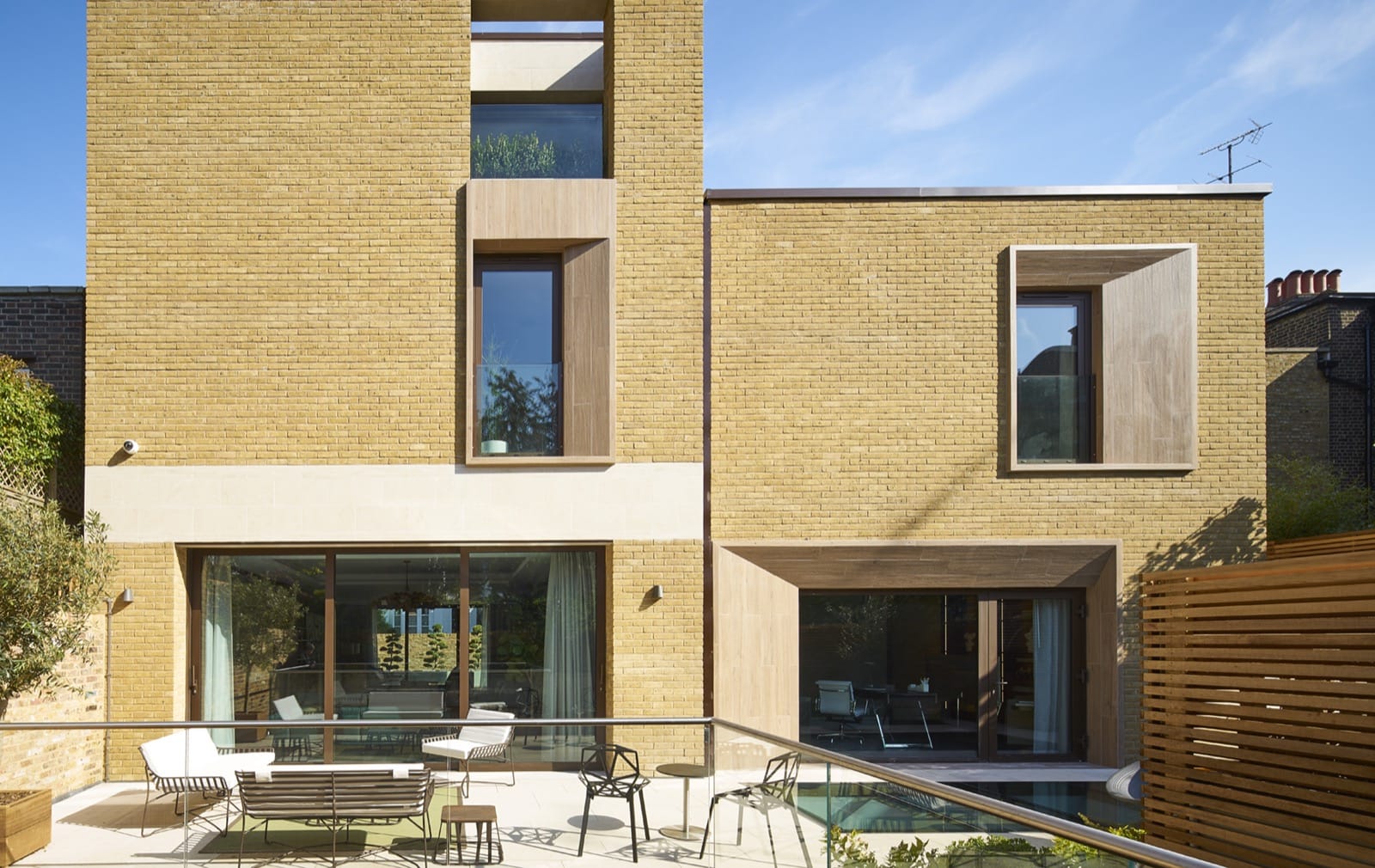 Cero aluminium sliding doors for new build Chelsea home