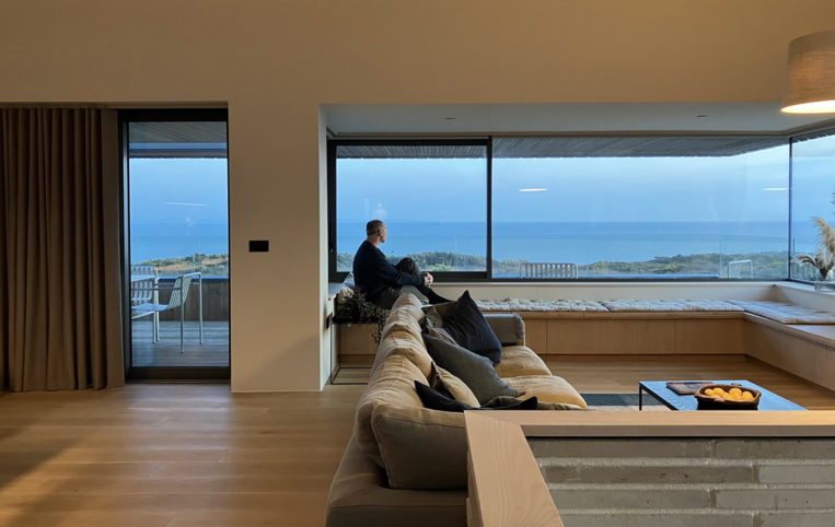 coastal glazing for cliff top property