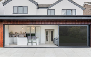 Sliding doors open up Dorset home