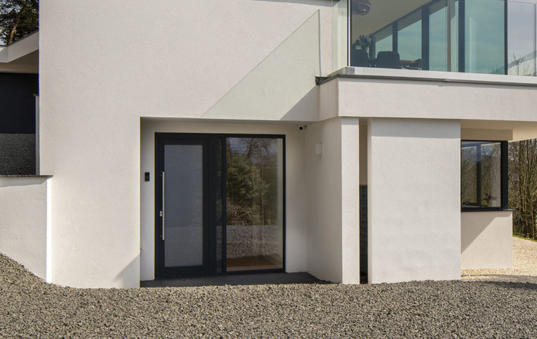 New build in Dorset with our ODC SL320 aluminium sliding external doors & bespoke windows