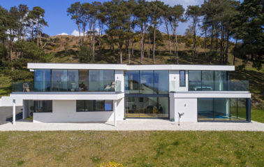 New build in Dorset with our ODC SL320 aluminium sliding doors, bespoke windows and doors