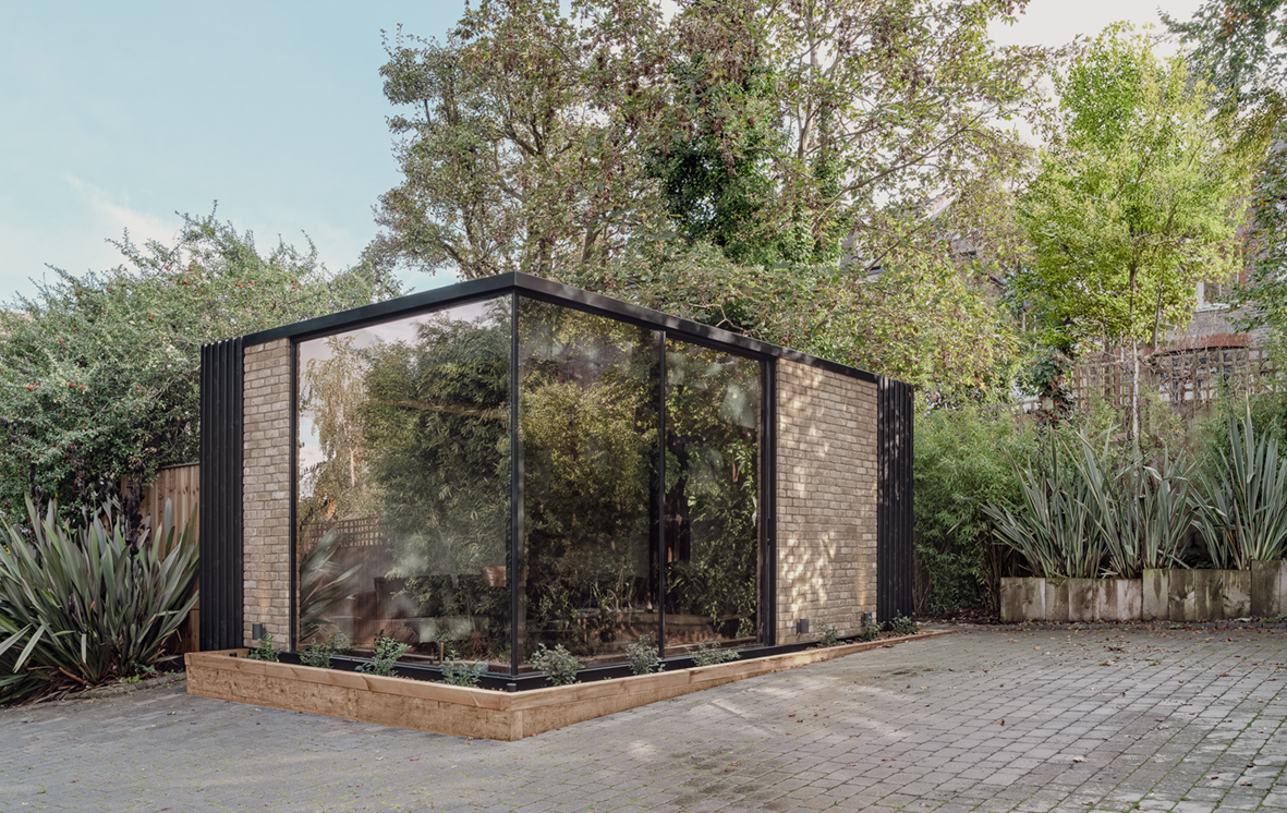 Corner to corner glass for garden glass house