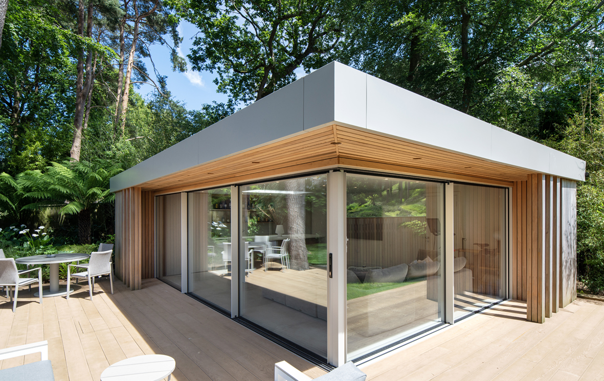 GARDEN ROOM WITH OPEN CORNER